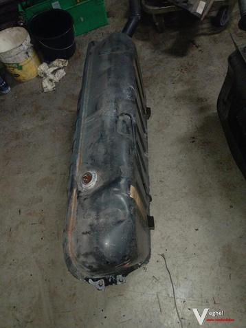 benzine tank Mercedes w126 sel 1984  beschikbaar voor biedingen