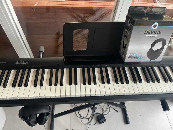 Roland FP-10 Digitale Piano - Compleet!, Muziek en Instrumenten, Keyboards, Zo goed als nieuw, 88 toetsen, Roland, Aanslaggevoelig