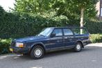 Volvo 240 2.0i Polar LPG (bj 1993), Auto's, Oldtimers, Zwart, Blauw, Origineel Nederlands, Handgeschakeld