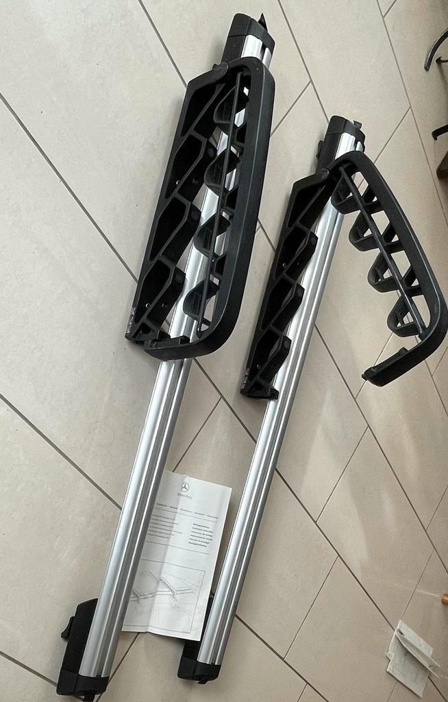 Mercedes Benz aluminium dakdragers (dakrail) incl. skihouder, Auto diversen, Dakdragers, Zo goed als nieuw, Ophalen