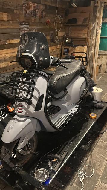 Vespa sprint full malossi beschikbaar voor biedingen