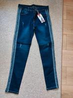 Restpartij kleding: Abaya's, jeans, jassen, hijabs, Overige kleuren, Overige jeansmaten, Diverse, Nieuw