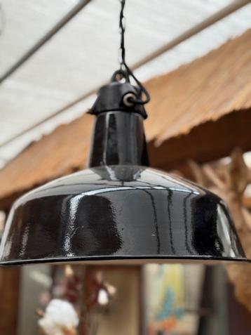 Authentieke emaille hanglamp, zwart, wit, werkend beschikbaar voor biedingen