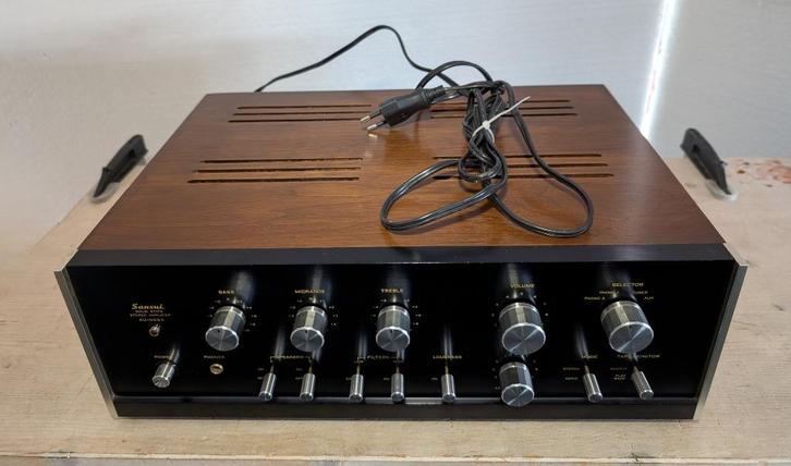 Sansui AU-555A Vintage versterker uit 1971, Audio, Tv en Foto, Versterkers en Receivers, Gebruikt, Stereo, Minder dan 60 watt