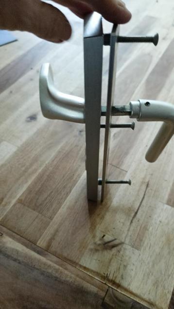 Deurbeslag  beschikbaar voor biedingen
