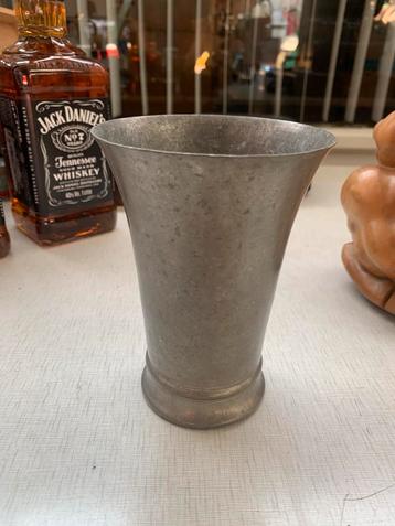 Beker tin of zilver Chris van der Hoef goede staat. beschikbaar voor biedingen