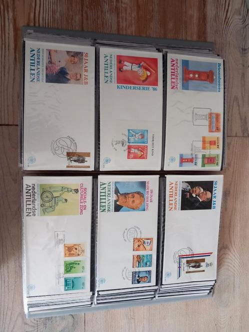 680 eerste dag enveloppen 1953 tot 1992, Postzegels en Munten, Postzegels | Volle albums en Verzamelingen, Buitenland, Ophalen