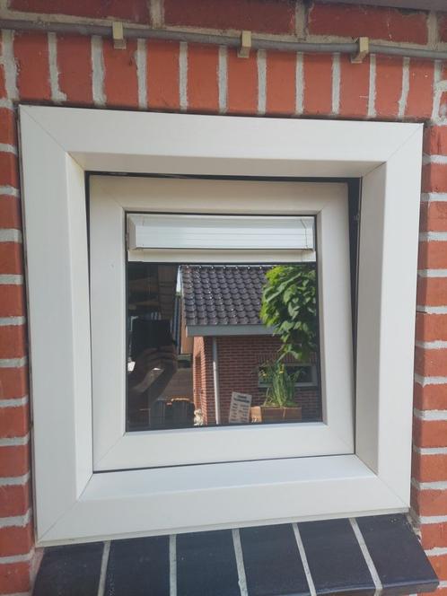 Draaikiep raam, Doe-het-zelf en Verbouw, Kozijnen en Schuifpuien, Zo goed als nieuw, Raamkozijn, Kunststof, Minder dan 75 cm, Minder dan 75 cm