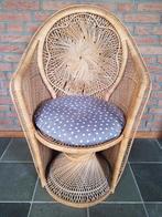 Rotan stoel met kussen, Kinderen en Baby's, Ophalen, Zo goed als nieuw, Stoel(en)