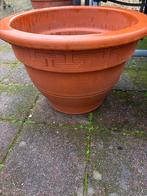Twee terracotta bloempotten groot 60 bij 40 cm., Tuin en Terras, Bloempotten, Ophalen, Gebruikt, 40 cm of meer, Rond