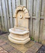 Wandfontein muurfontein, Ophalen, Nieuw, Beton, Fontein