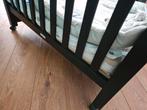 Crib - Kinderbedje Zwart houten, Kinderen en Baby's, Boxen, Ophalen of Verzenden, Zo goed als nieuw
