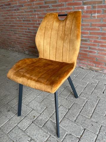 Eetkamerstoel industriële cognac tijdelijk €.75,= voorraad beschikbaar voor biedingen