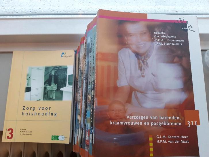 Studieboeken Verzorgende IG, Boeken, Studieboeken en Cursussen, Gelezen, MBO, Gamma, Ophalen