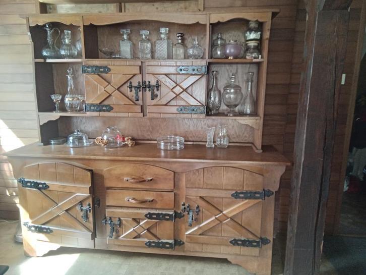 Eikenhouten tweedelige kast perfect voor jouw kasteel!, Antiek en Kunst, Antiek | Meubels | Kasten, Ophalen of Verzenden