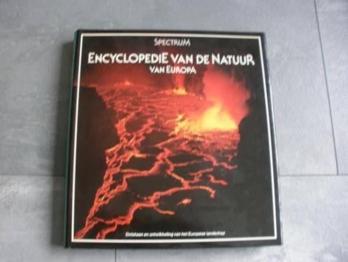 SPECTRUM:encyclopedie van de natuur van Europa 3 delen (qwe), Ophalen of Verzenden, Zo goed als nieuw, Natuur algemeen