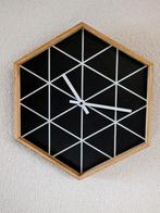 Hexagon wandklok/klok om neer te zetten hout met zwart wit, Huis en Inrichting, Analoog, Ophalen of Verzenden, Zo goed als nieuw