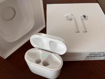 Nieuw en ongebruikt !! AirPods oplaadcase (Lightning) beschikbaar voor biedingen