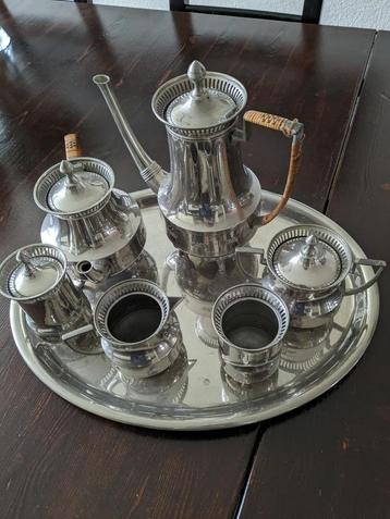 Koffie en theeservies verchroomd tin 