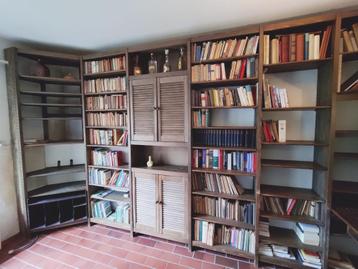 Massief houten boekekast, hoekkast, bureau beschikbaar voor biedingen