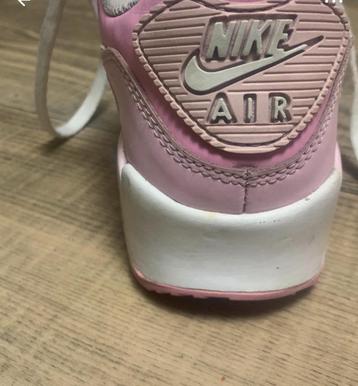 Nike air schoenen beschikbaar voor biedingen