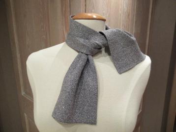 Nieuw InWear sjaaltje in zilverkleurige lurex beschikbaar voor biedingen