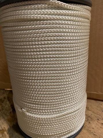 TOUW TIPTOLON  4mm haspels a 250mtr. beschikbaar voor biedingen