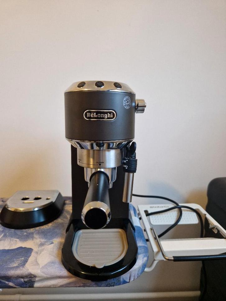 De Longhi Dedica Style EC685.BK, Witgoed en Apparatuur, Koffiezetapparaten, Zo goed als nieuw, Gemalen koffie, Koffiemachine, 2 tot 4 kopjes