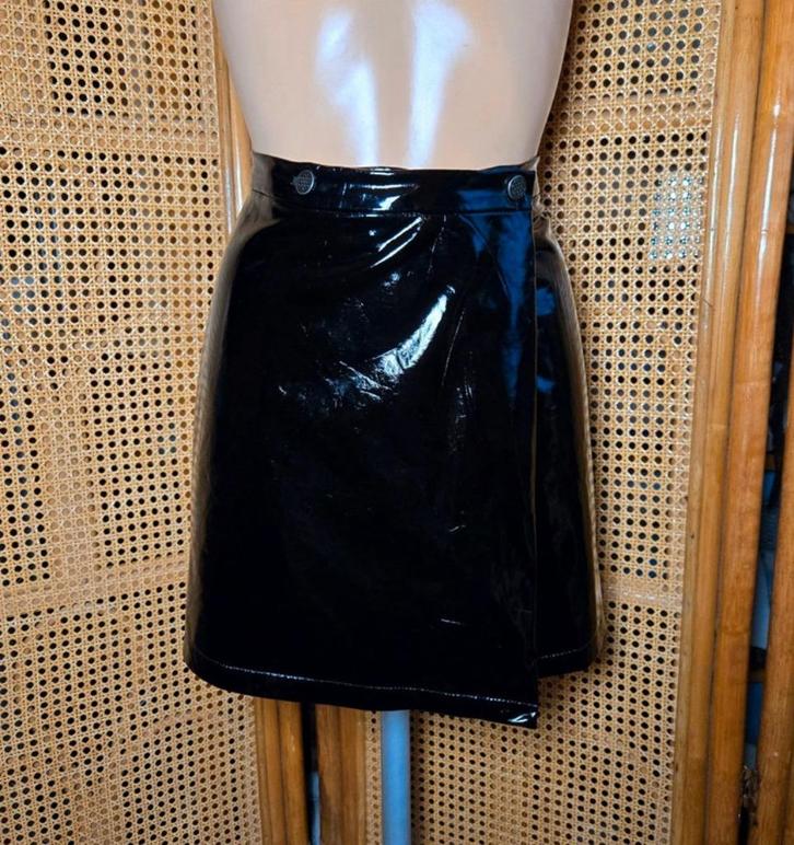 Daphnea pu leren rok m yk2, Kleding | Dames, Rokken, Zo goed als nieuw, Maat 38/40 (M), Zwart, Boven de knie, Verzenden