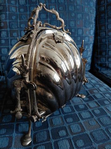 Antieke Victoriaanse biscuit box beschikbaar voor biedingen