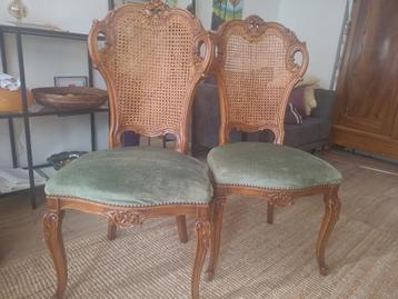 2 Louis XV / rococo stoelen – €80 per stuk beschikbaar voor biedingen
