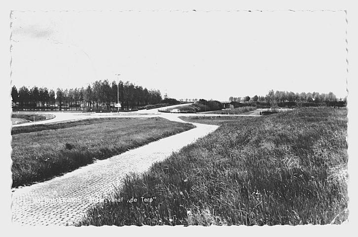 978846 Wieringerwerf NH 1963 Kijkje vanaf de Terp Gelopen, Verzamelen, Ansichtkaarten | Nederland, Gelopen, Noord-Holland, 1960 tot 1980