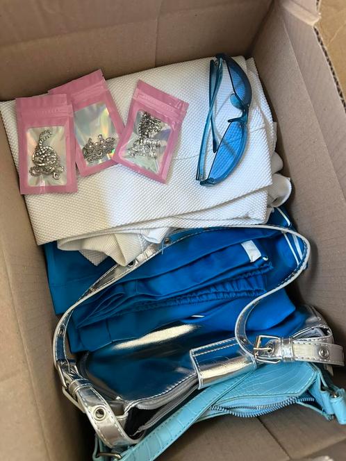 doos kleding & accessoires | voor doorverkoop/eigen gebruik, Kleding | Dames, Dames-kledingpakketten, Zo goed als nieuw, Maat 42/44 (L)
