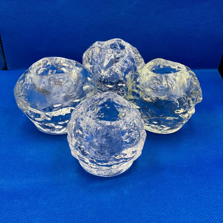 Kosta Boda Snowball Kandelaars (4) - Ann Warff, Huis en Inrichting, Woonaccessoires | Kandelaars en Kaarsen, Gebruikt, Kandelaar