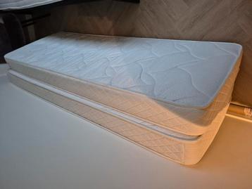 2 matrassen matras 80 x 215 cm topper 160 x 215 cm  beschikbaar voor biedingen