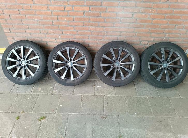 Complete set banden met velgen Goodyear 215/60R17, Auto diversen, Wieldoppen, Gebruikt, Ophalen