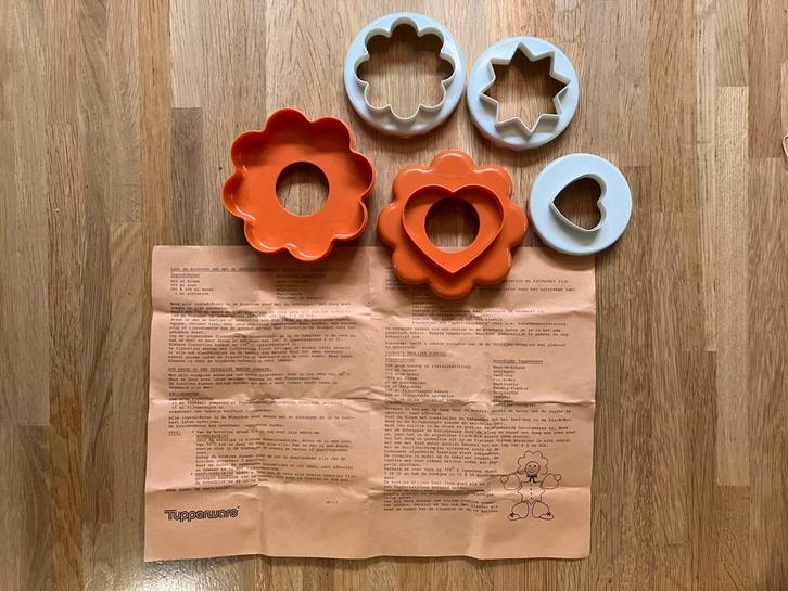 Vintage Tupperware vrolijke uitsteekvormpjes - nieuw, Huis en Inrichting, Keuken | Tupperware, Nieuw, Overige typen, Oranje, Ophalen of Verzenden