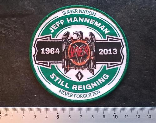 Slayer  mooie Jeff Hanneman still reigning  patch 26-- 9 cm, Verzamelen, Muziek, Artiesten en Beroemdheden, Nieuw, Kleding, Verzenden