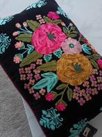 Kussen met grote bloemen, Ophalen, Zo goed als nieuw, Rechthoekig