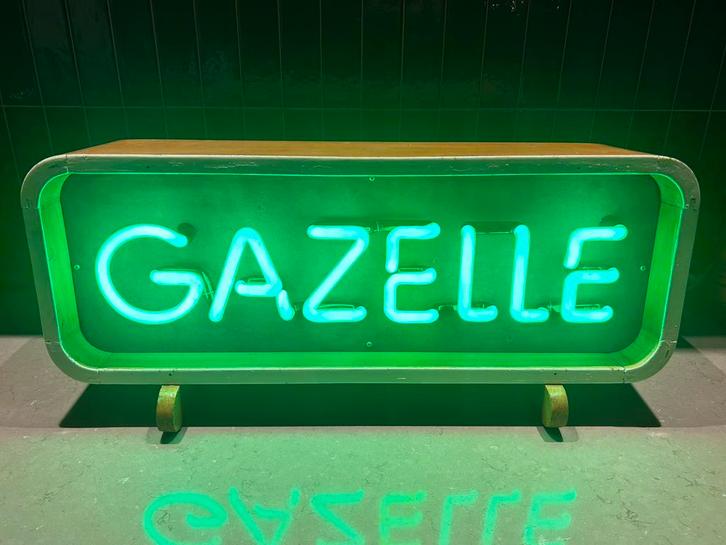 Hele mooie Gazelle fietsen neon reclame lichtbakje, Verzamelen, Merken en Reclamevoorwerpen, Gebruikt, Lichtbak of (neon) lamp