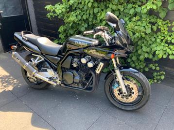 Aangeboden: Prachtige Yamaha Fazer 600 met laser uitlaat beschikbaar voor biedingen