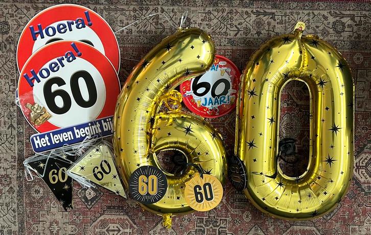 60 jaar versiering, Hobby en Vrije tijd, Feestartikelen, Nieuw, Versiering, Verjaardag, Ophalen of Verzenden