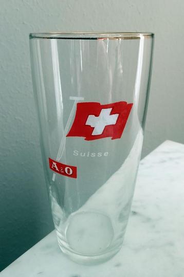 A&O Bierglas met de Zwitserse vlag. beschikbaar voor biedingen