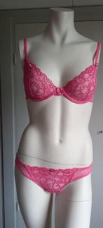Hele Mooie en Leuke set Lingerie, 85C / XL, NIEUW, Hunkemöller, Ophalen of Verzenden, Roze, Setje