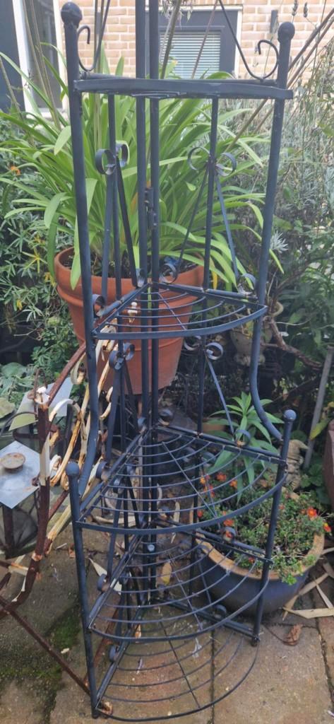 mooie kwartronde ijzeren hoeketagère (brocante), Tuin en Terras, Tuinwanddecoratie, Gebruikt, Ophalen of Verzenden