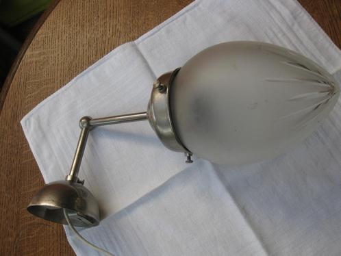 Chroom hanglampje met melkglazen kap., Antiek en Kunst, Antiek | Lampen, Ophalen