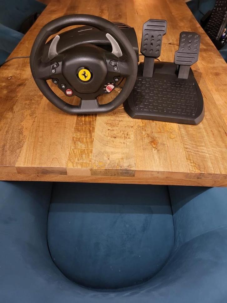 Thrustmaster stuur en pedalen, Spelcomputers en Games, Spelcomputers | Sony PlayStation Consoles | Accessoires, Zo goed als nieuw