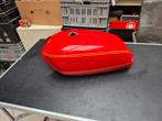 Suzuki gt125 tank rood New old stock nos, Ophalen of Verzenden