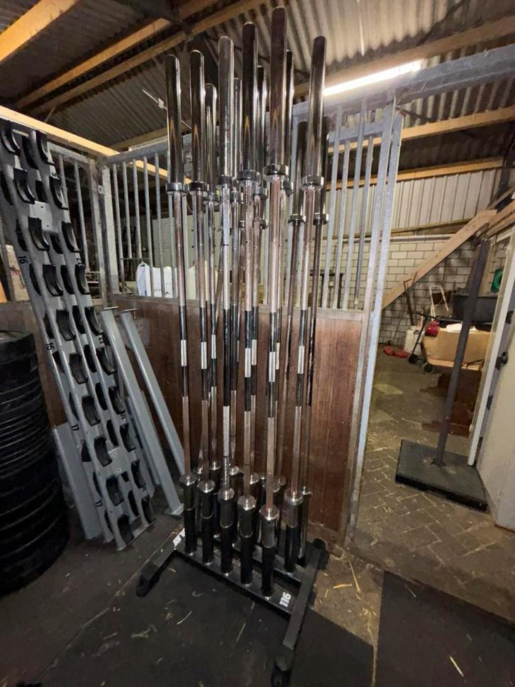 Olympische halterstangen - 220 cm & 20 kg, Sport en Fitness, Fitnessmaterialen, Zo goed als nieuw, Halterstangen, Ophalen