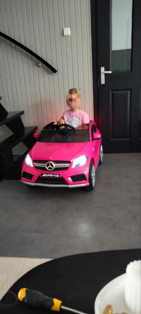 Roze Mercedes AMG Elektrische Kinderauto - ZGAN!, Kinderen en Baby's, Speelgoed | Buiten | Accuvoertuigen, Zo goed als nieuw, Ophalen of Verzenden